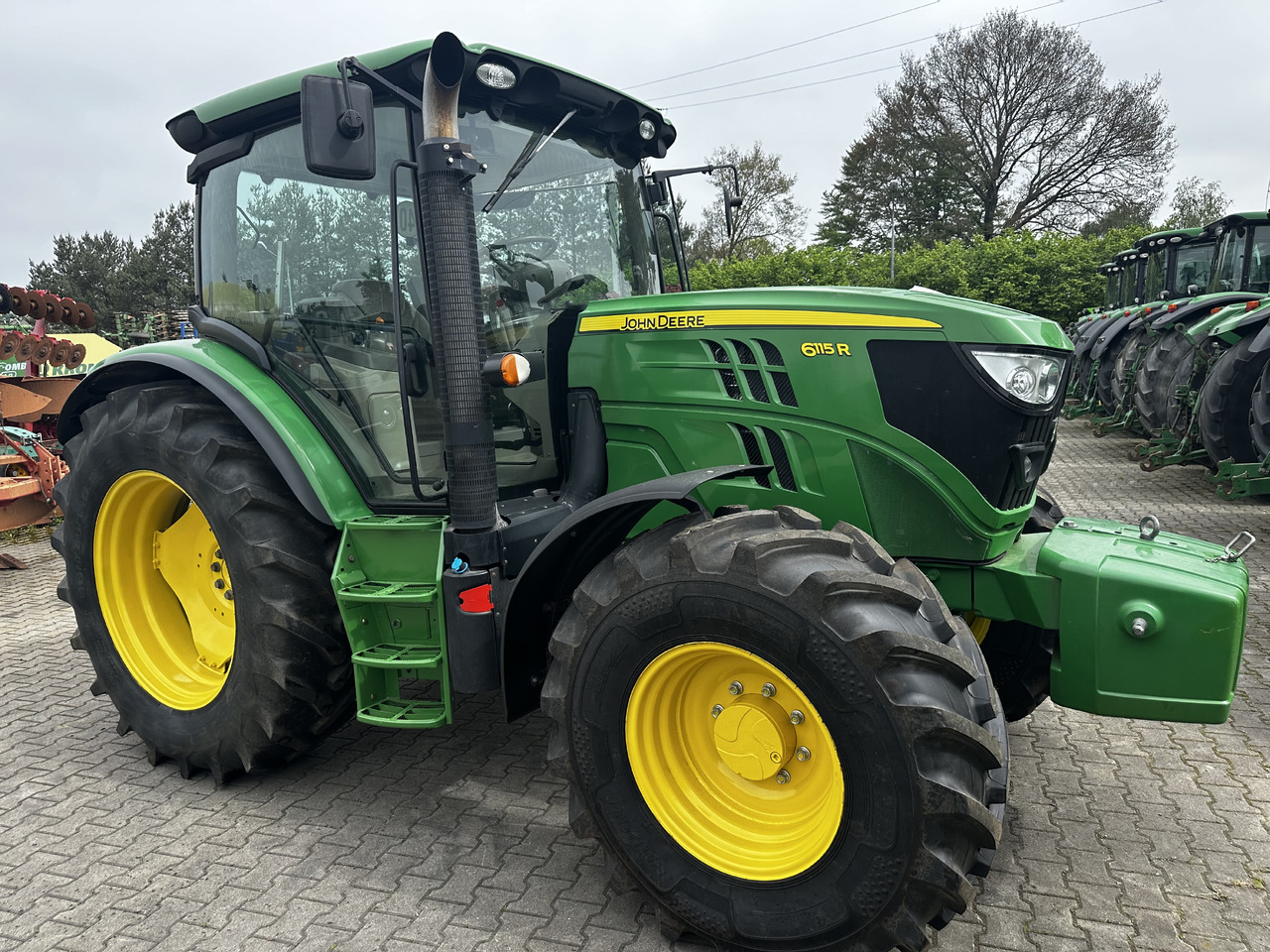 John Deere 6115R - Farm tractor: picture 1 John Deere 6115R - Farm tractor: picture 1