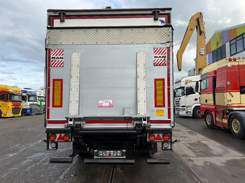 BP Trailer S110S + STEERING AXLE + LIFT 2.000 KG ZEPRO + REMOTE - Closed box semi-trailer: picture 4 BP Trailer S110S + STEERING AXLE + LIFT 2.000 KG ZEPRO + REMOTE - Closed box semi-trailer: picture 4