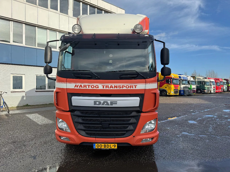 DAF CF 400 4X2 EURO 6 DHOLLANDIA 2000 KG - Curtain side truck: picture 2 DAF CF 400 4X2 EURO 6 DHOLLANDIA 2000 KG - Curtain side truck: picture 2