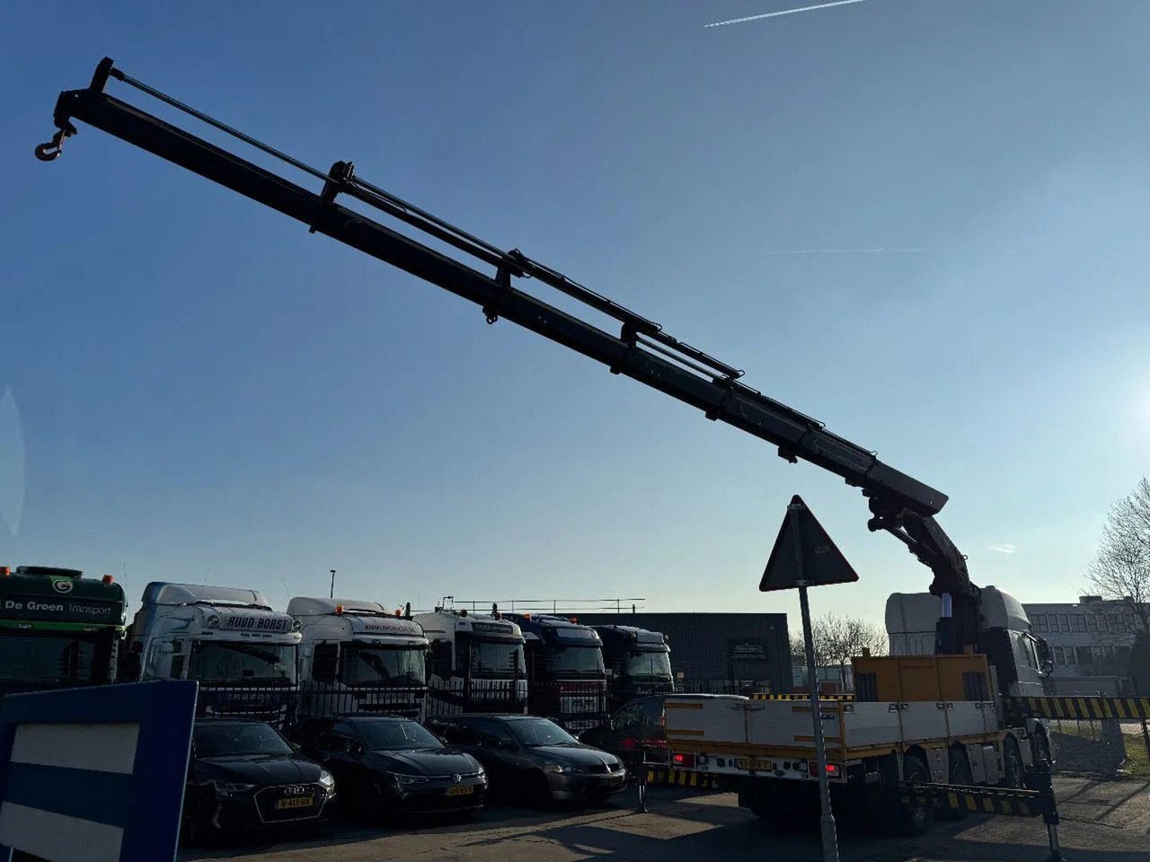 Ginaf G6 4140 CF 8X2 - EURO 6 + HIAB 855 EP-6 + REMOTE - Crane truck, Dropside/ Flatbed truck: picture 3 Ginaf G6 4140 CF 8X2 - EURO 6 + HIAB 855 EP-6 + REMOTE - Crane truck, Dropside/ Flatbed truck: picture 3