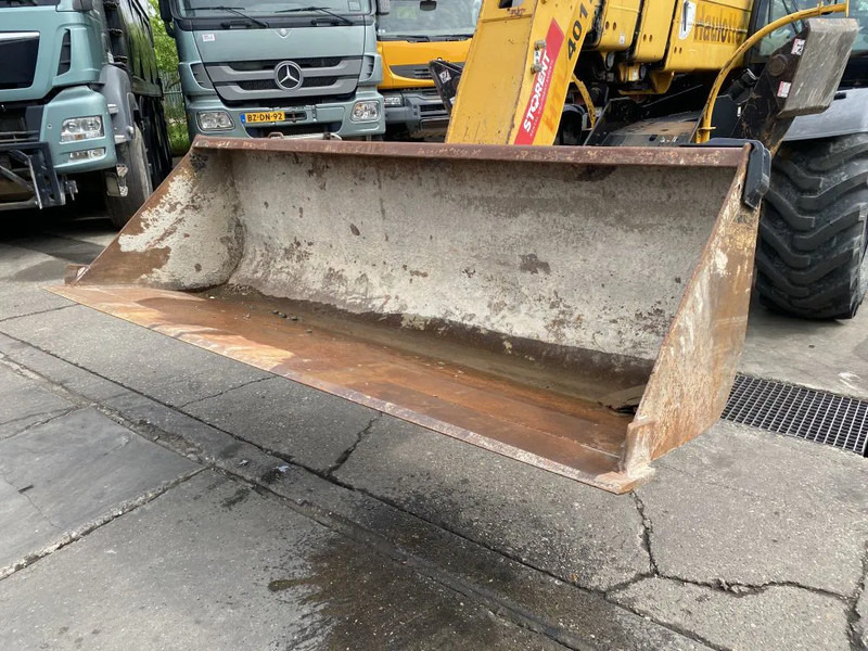 Telescopic handler Haulotte HTL 4017 - 4X4X4 - 5.617 HOURS - 17 METER - 4.000 KG: picture 10 Telescopic handler Haulotte HTL 4017 - 4X4X4 - 5.617 HOURS - 17 METER - 4.000 KG: picture 10