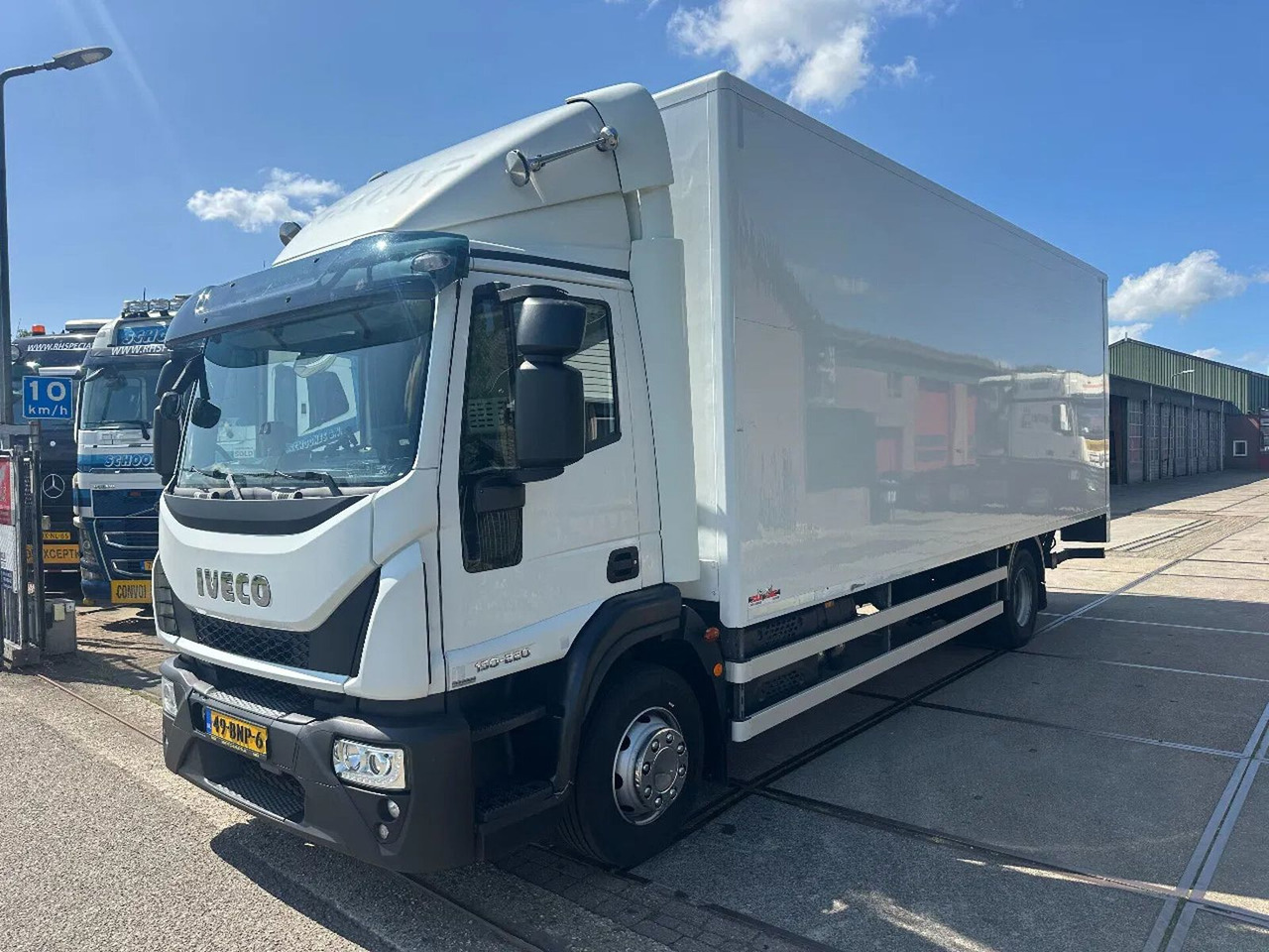 Iveco ML 150 -220, DHOLLANDIA LIFT, BOX 760X250X250 CM - Box truck: picture 1 Iveco ML 150 -220, DHOLLANDIA LIFT, BOX 760X250X250 CM - Box truck: picture 1
