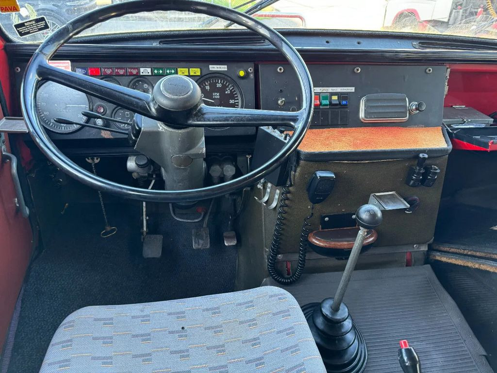 MAN 13 4X2 FIRE TRUCK  leasing MAN 13 4X2 FIRE TRUCK: picture 9