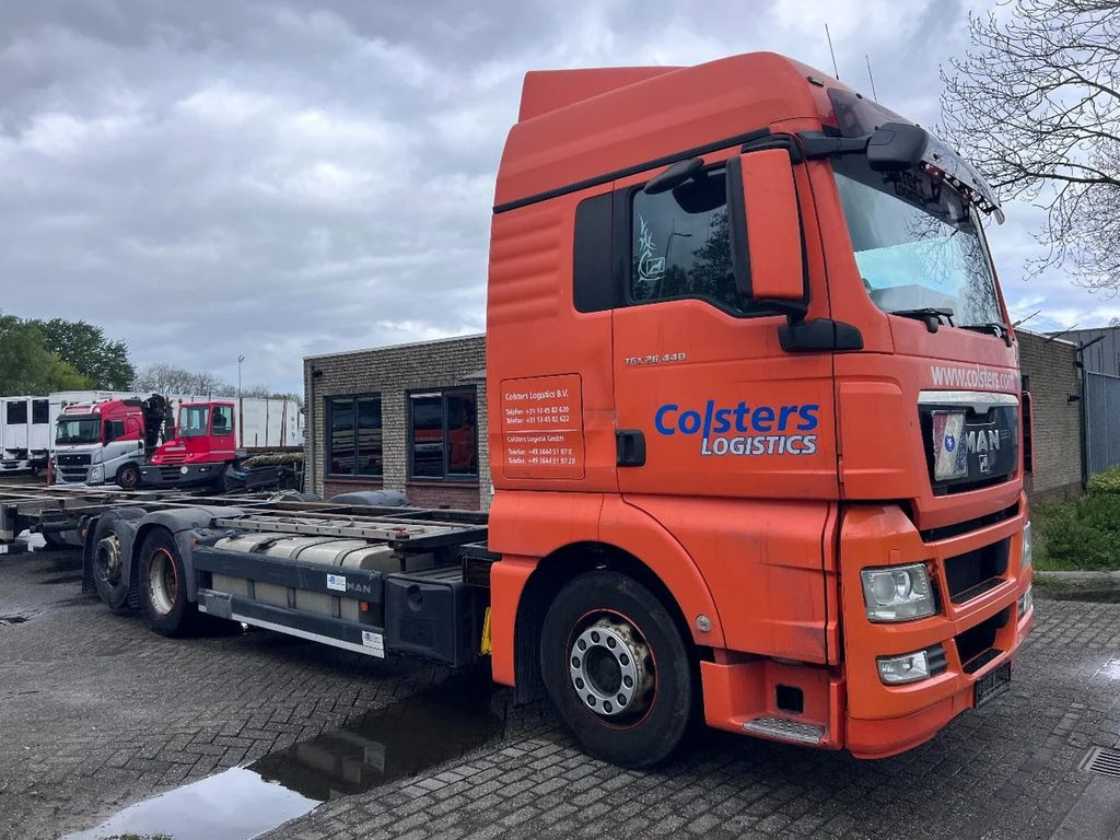 MAN TGX 26.440 XLX 6X2 EURO 5 - BDF CHASSIS + RETARD - Container transporter/ Swap body truck: picture 3 MAN TGX 26.440 XLX 6X2 EURO 5 - BDF CHASSIS + RETARD - Container transporter/ Swap body truck: picture 3