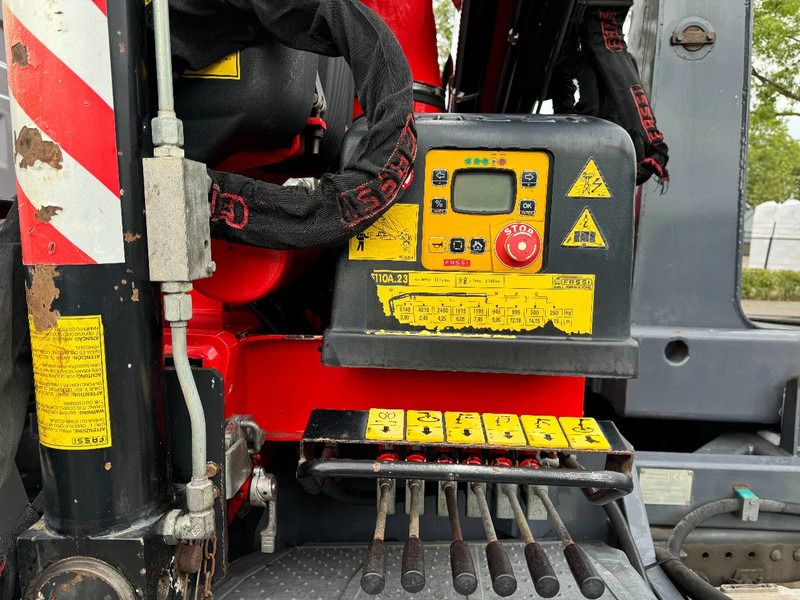 Crane truck Mercedes-Benz Atego 1923 + 2011 FASSI F110 + 2011 VDS HOOKLIFT: picture 20 Crane truck Mercedes-Benz Atego 1923 + 2011 FASSI F110 + 2011 VDS HOOKLIFT: picture 20