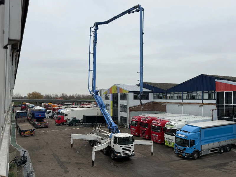 Scania G490 8X4 SCHWING S 47 R + REMOTE CONTROL HUB REDUCTION - Concrete pump truck: picture 3 Scania G490 8X4 SCHWING S 47 R + REMOTE CONTROL HUB REDUCTION - Concrete pump truck: picture 3