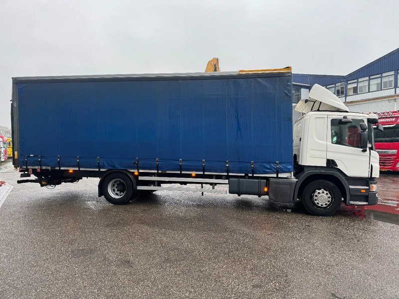 Scania P230 4X2 MANUAL + ZEPRO 2500 KG LIFT + REMOTE CONTROL - Curtain side truck: picture 4 Scania P230 4X2 MANUAL + ZEPRO 2500 KG LIFT + REMOTE CONTROL - Curtain side truck: picture 4