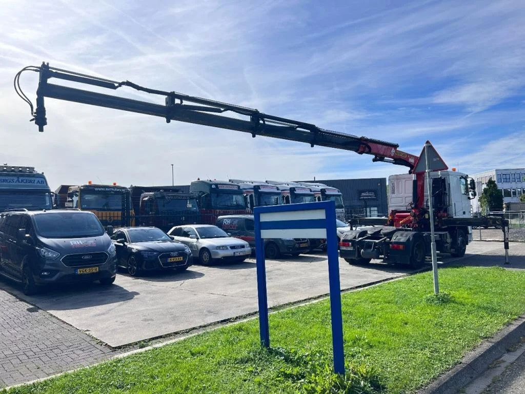 DAF XF 105.410 4X2 EURO 5 MANUAL + PALFINGER PK16000 - Tractor unit: picture 5 DAF XF 105.410 4X2 EURO 5 MANUAL + PALFINGER PK16000 - Tractor unit: picture 5