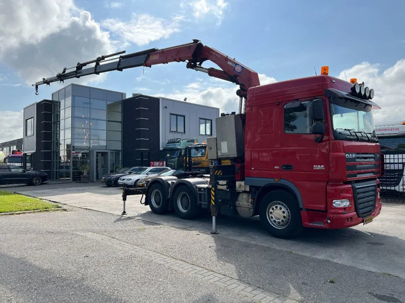 DAF XF 105.460 6X4 EURO 5 + HMF 4220 K6 + REMOTE CONTROL + RETARDER - Tractor unit: picture 3 DAF XF 105.460 6X4 EURO 5 + HMF 4220 K6 + REMOTE CONTROL + RETARDER - Tractor unit: picture 3