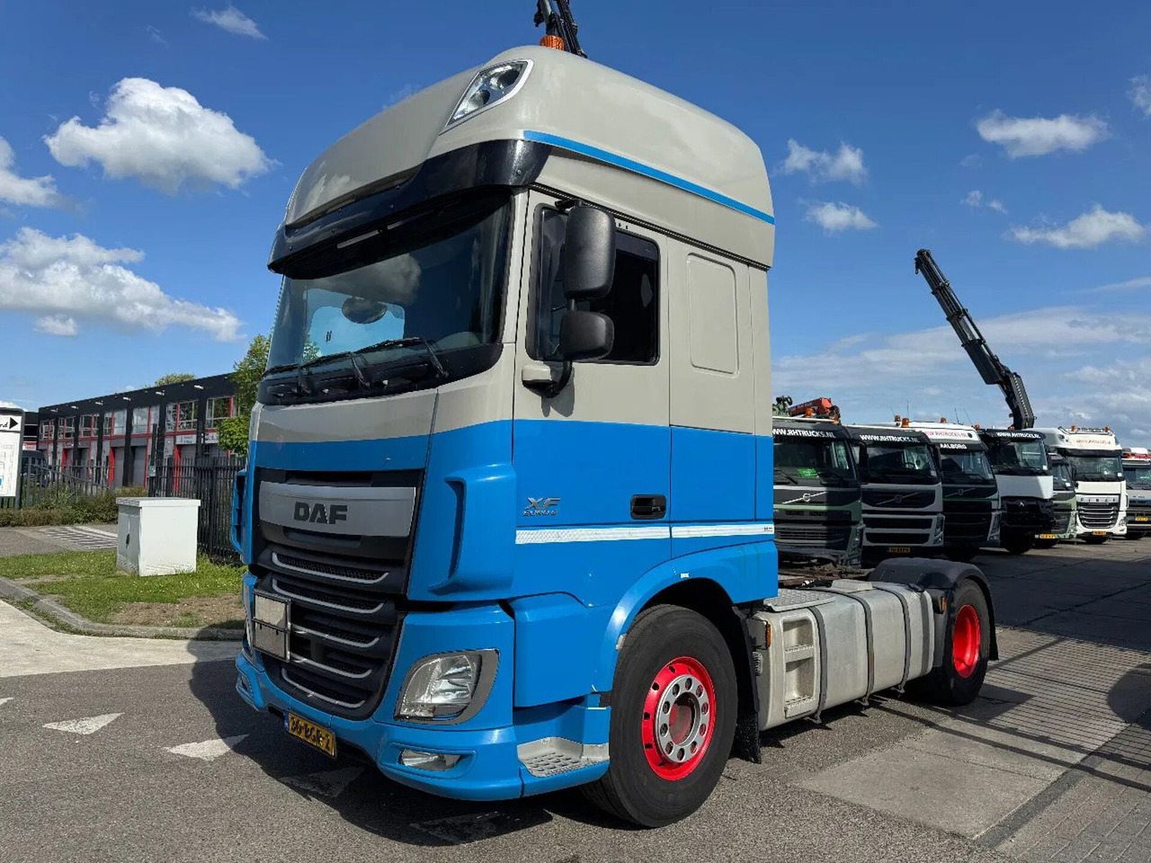 DAF XF 440 4X2 - EURO 6 + ADR + TÜV 12-2025 - Tractor unit: picture 1 DAF XF 440 4X2 - EURO 6 + ADR + TÜV 12-2025 - Tractor unit: picture 1