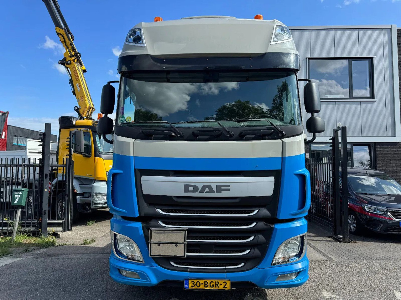DAF XF 440 4X2 - EURO 6 + ADR + TÜV 12-2025 - Tractor unit: picture 2 DAF XF 440 4X2 - EURO 6 + ADR + TÜV 12-2025 - Tractor unit: picture 2