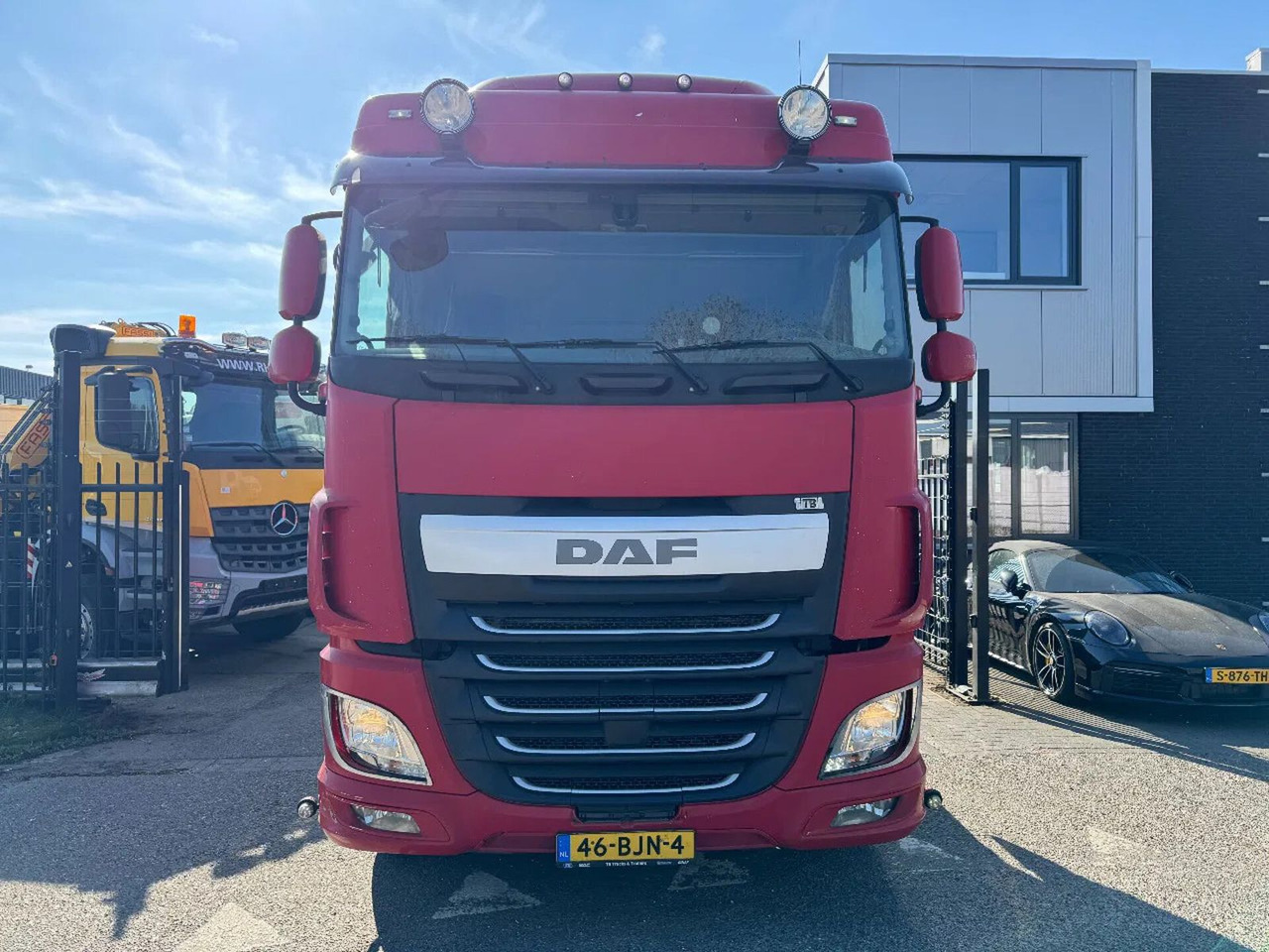 DAF XF 440 4X2 EURO 6 SKIRTS 2017 - Tractor unit: picture 2 DAF XF 440 4X2 EURO 6 SKIRTS 2017 - Tractor unit: picture 2