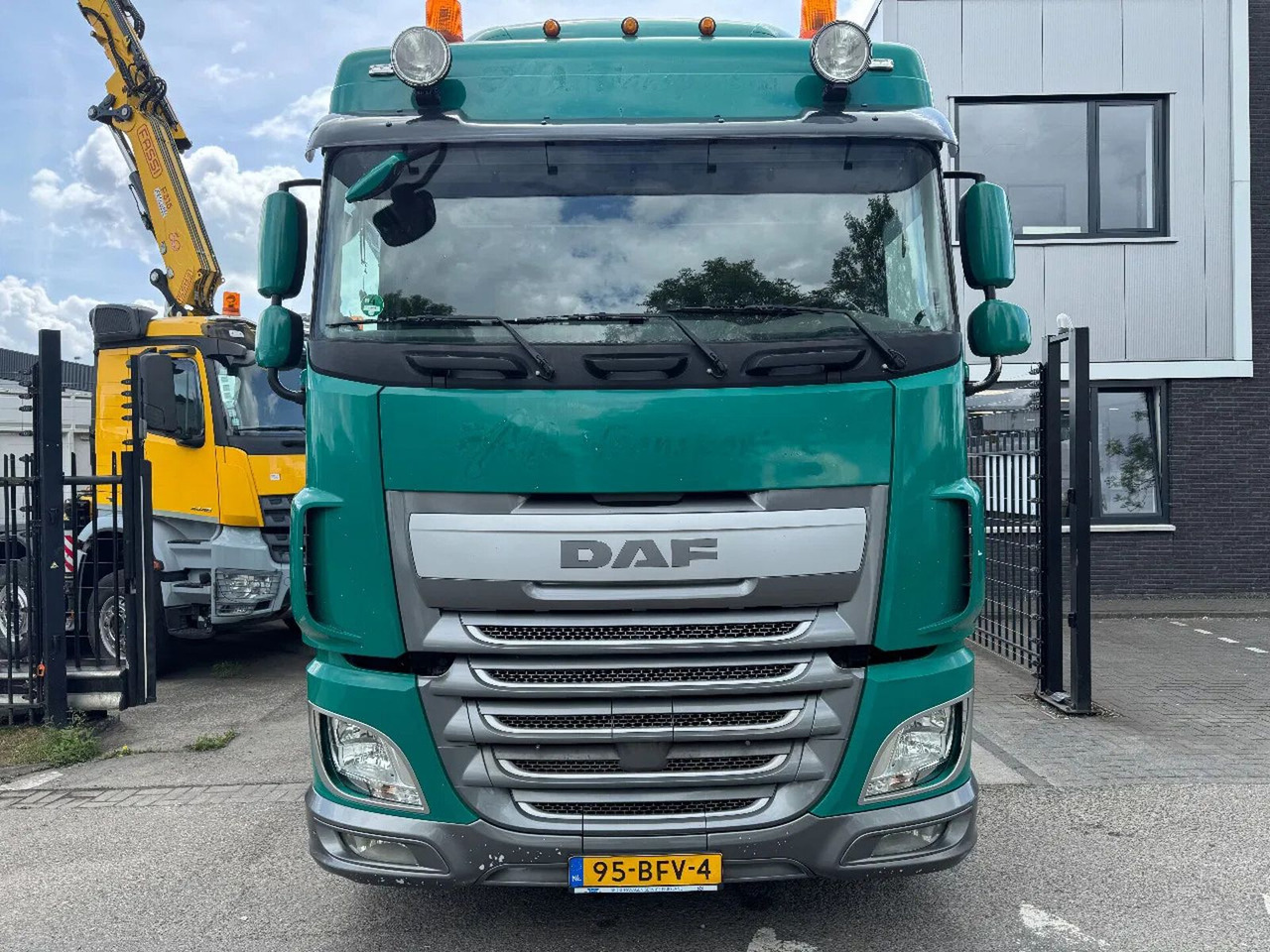 DAF XF 460 4X2 EURO 6 TÜV TILL 02-26 - Tractor unit: picture 2 DAF XF 460 4X2 EURO 6 TÜV TILL 02-26 - Tractor unit: picture 2