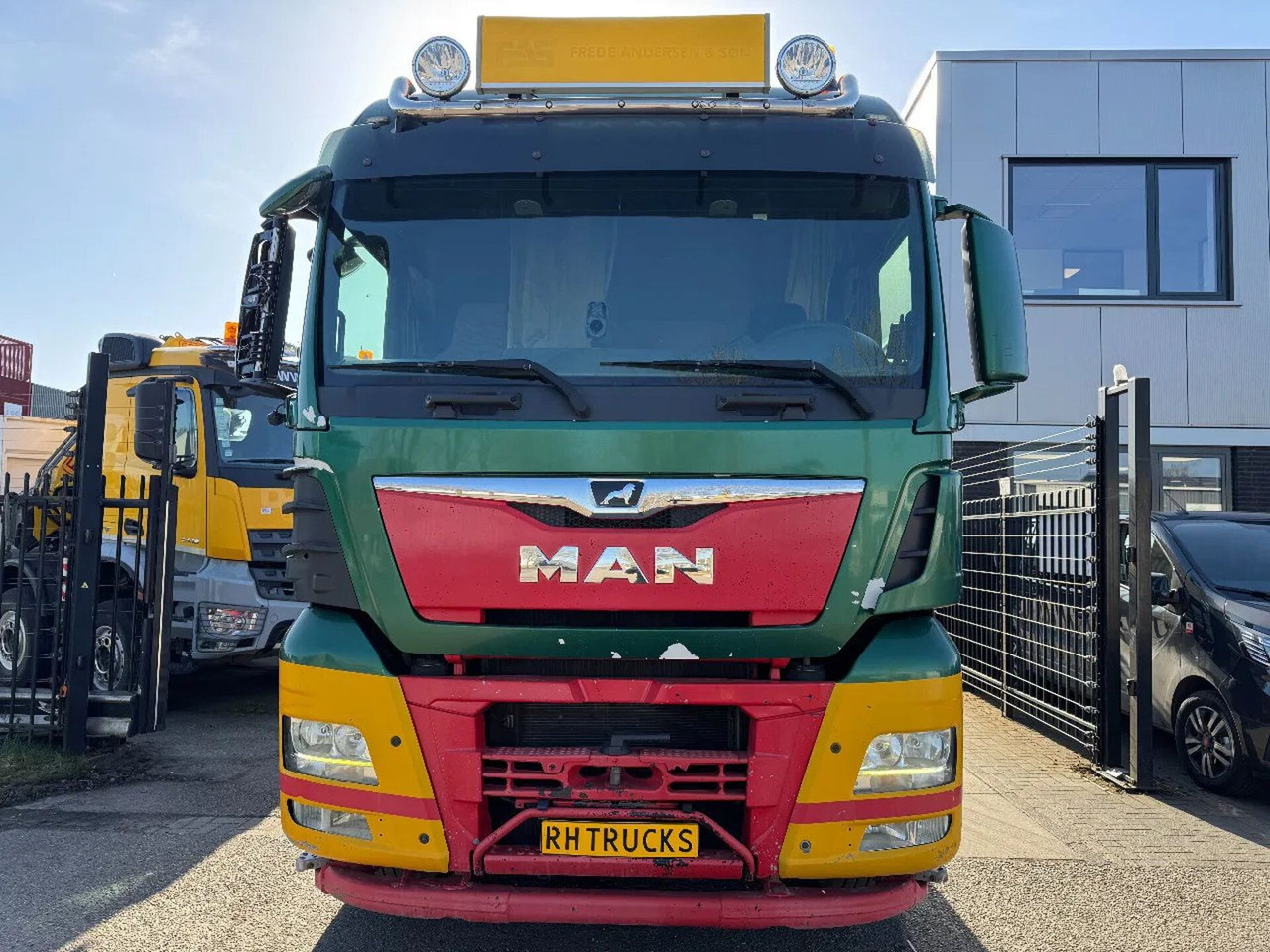 MAN TGX 26.500 6X4 - EURO 6 + KIPPER HYDRAULIC - Tractor unit: picture 2 MAN TGX 26.500 6X4 - EURO 6 + KIPPER HYDRAULIC - Tractor unit: picture 2