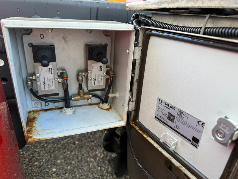 Mercedes-Benz Actros 1842 4X2 MEGA + LIFTING DISH (HEFSCHOTEL) - Tractor unit: picture 3 Mercedes-Benz Actros 1842 4X2 MEGA + LIFTING DISH (HEFSCHOTEL) - Tractor unit: picture 3