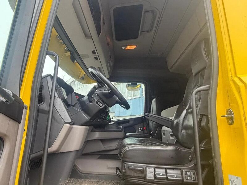 Tractor unit Scania R450: picture 7