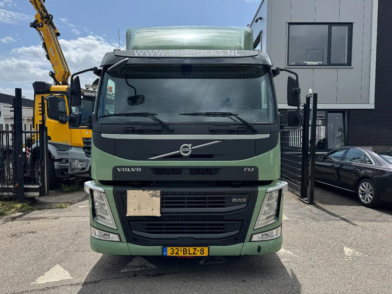 Volvo FM 420 4X2 - DIESEL & LNG GAS - Tractor unit: picture 2 Volvo FM 420 4X2 - DIESEL & LNG GAS - Tractor unit: picture 2
