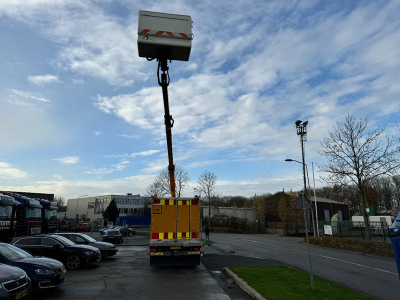 Volvo FL 240 4X2 DANILIFT WDT 180S ONLY 327.000 KM - Truck: picture 5 Volvo FL 240 4X2 DANILIFT WDT 180S ONLY 327.000 KM - Truck: picture 5