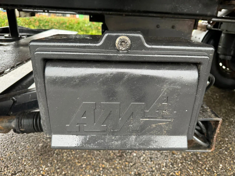 Closed box semi-trailer Van Hool 3B2014 - BPW + STEERING AXLE + LOADLIFT: picture 11 Closed box semi-trailer Van Hool 3B2014 - BPW + STEERING AXLE + LOADLIFT: picture 11