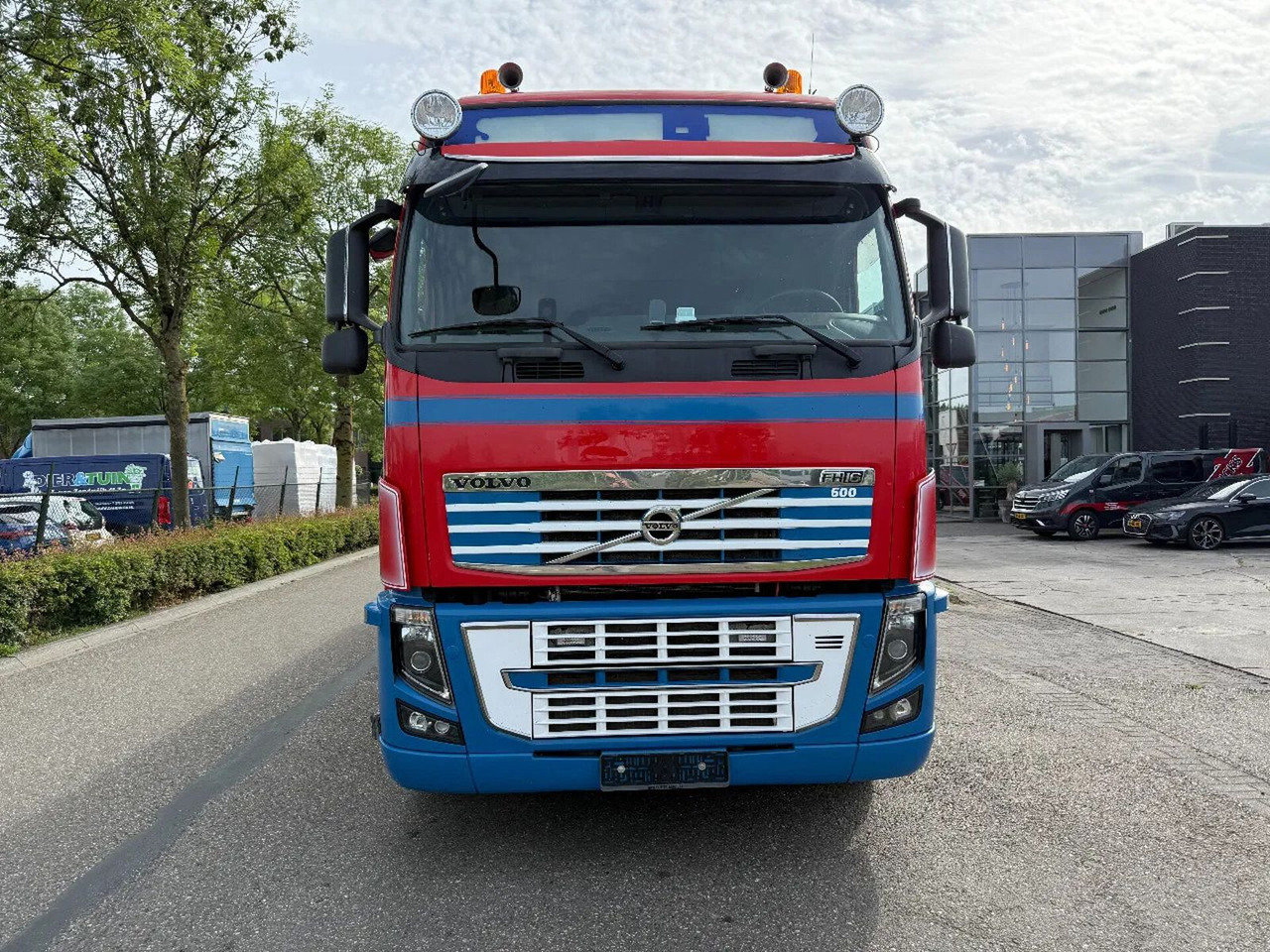 Volvo FH 600 - 6X2 - EURO 5 + HMF 2420 K5 + REMOTE - Dropside/ Flatbed truck, Crane truck: picture 2 Volvo FH 600 - 6X2 - EURO 5 + HMF 2420 K5 + REMOTE - Dropside/ Flatbed truck, Crane truck: picture 2