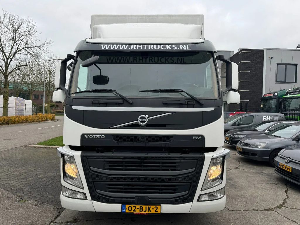 Volvo FM 330 4X2 - EURO 6 + DHOLLANDIA LIFT + ONLY 500 - Box truck: picture 2 Volvo FM 330 4X2 - EURO 6 + DHOLLANDIA LIFT + ONLY 500 - Box truck: picture 2