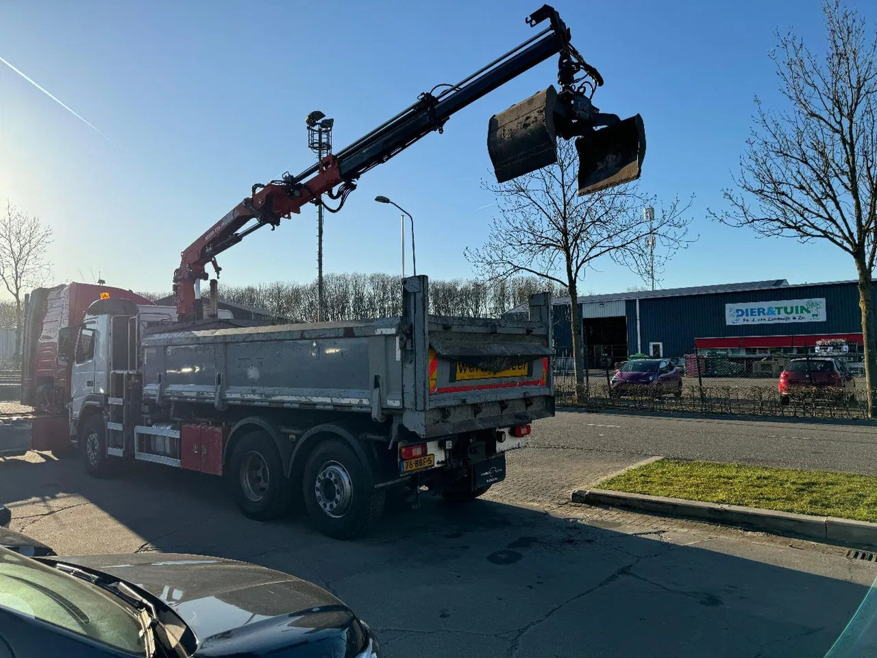Volvo FM 330 6X2 - EURO 5 + ATLAS 126.3E A2 + REMOTE + - Tipper, Crane truck: picture 4 Volvo FM 330 6X2 - EURO 5 + ATLAS 126.3E A2 + REMOTE + - Tipper, Crane truck: picture 4