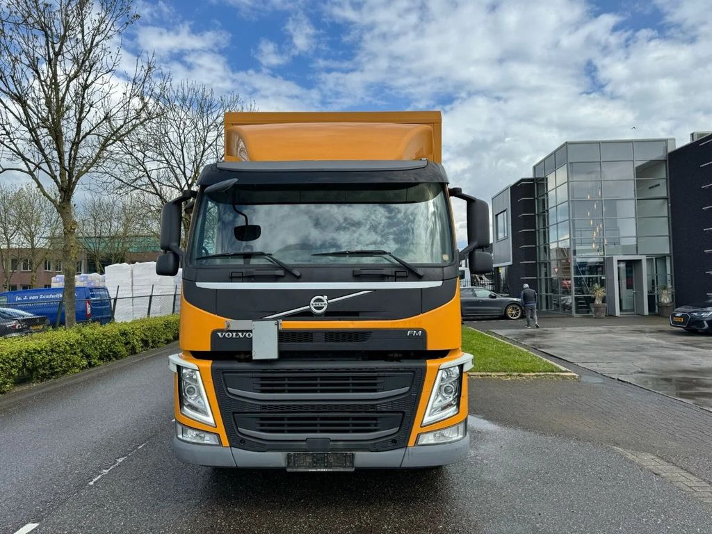 Volvo FM 370 4X2 EURO 6 + CARGOBOX + CARGOLIFT ZEPRO - Box truck: picture 2 Volvo FM 370 4X2 EURO 6 + CARGOBOX + CARGOLIFT ZEPRO - Box truck: picture 2