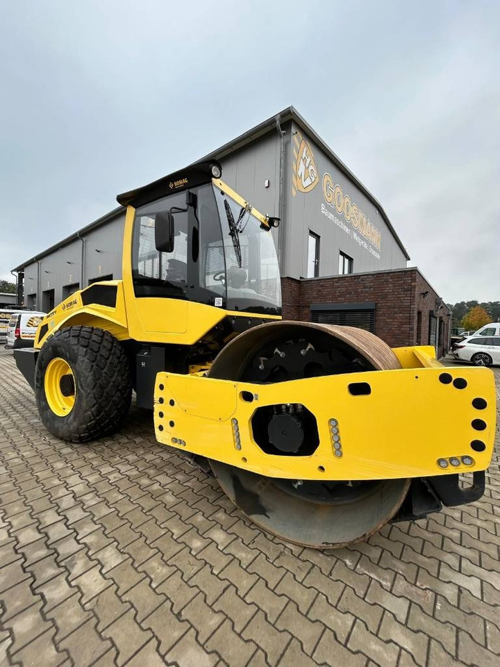Bomag BW 211 D-5 - Compactor: picture 1 Bomag BW 211 D-5 - Compactor: picture 1