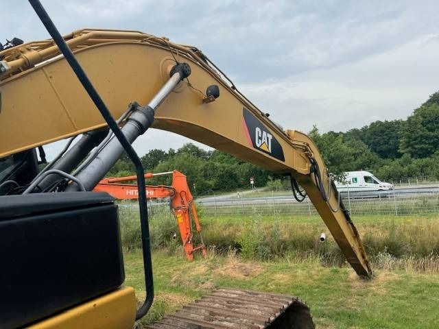 CAT 323 E - Crawler excavator: picture 4 CAT 323 E - Crawler excavator: picture 4