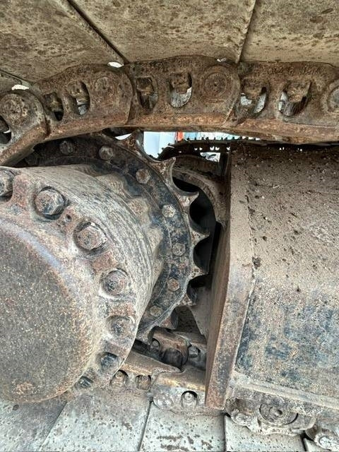 Crawler excavator CAT 326 F L: picture 10