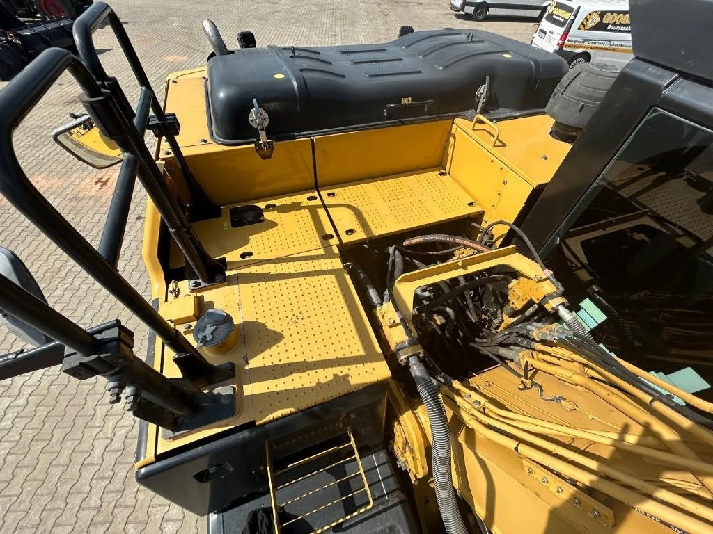 Crawler excavator CATERPILLAR 320 EL: picture 11