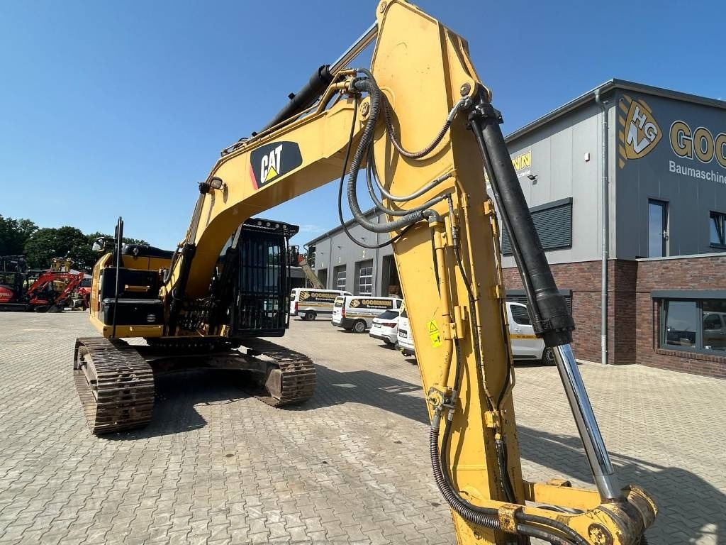 Crawler excavator CATERPILLAR 320 EL: picture 16