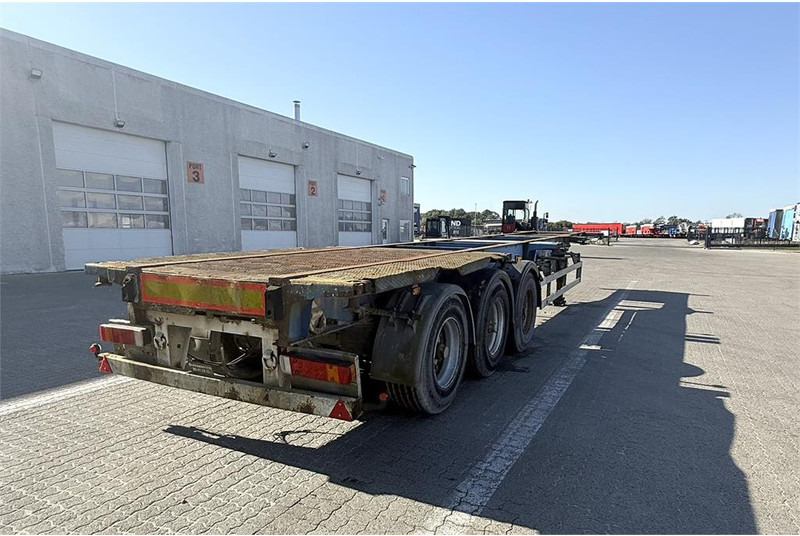 LECI Containerchassis - Container transporter/ Swap body semi-trailer: picture 4 LECI Containerchassis - Container transporter/ Swap body semi-trailer: picture 4