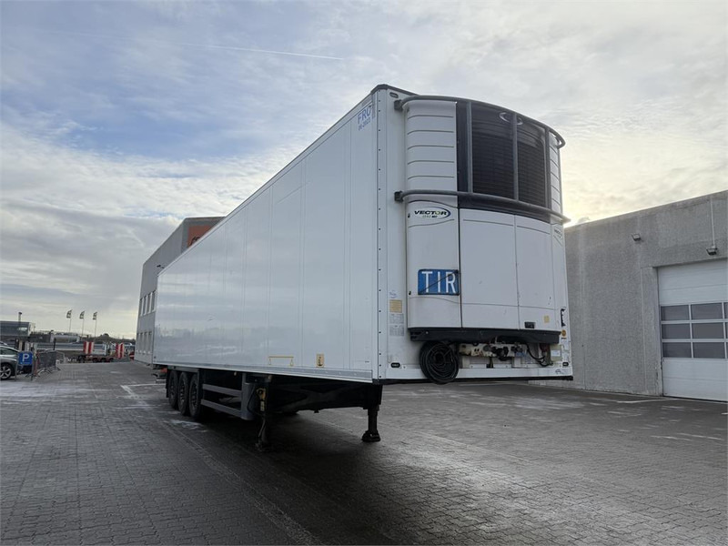 Schmitz Cargobull 33 pl. Dobbelt compartment - Refrigerator semi-trailer: picture 3 Schmitz Cargobull 33 pl. Dobbelt compartment - Refrigerator semi-trailer: picture 3