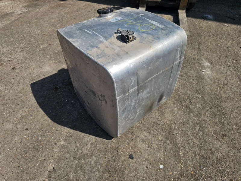 ACGB 787 Mercedes Actros - A6624703501 - Dieseltank 290 Liter - Fuel tank for Truck: picture 4 ACGB 787 Mercedes Actros - A6624703501 - Dieseltank 290 Liter - Fuel tank for Truck: picture 4