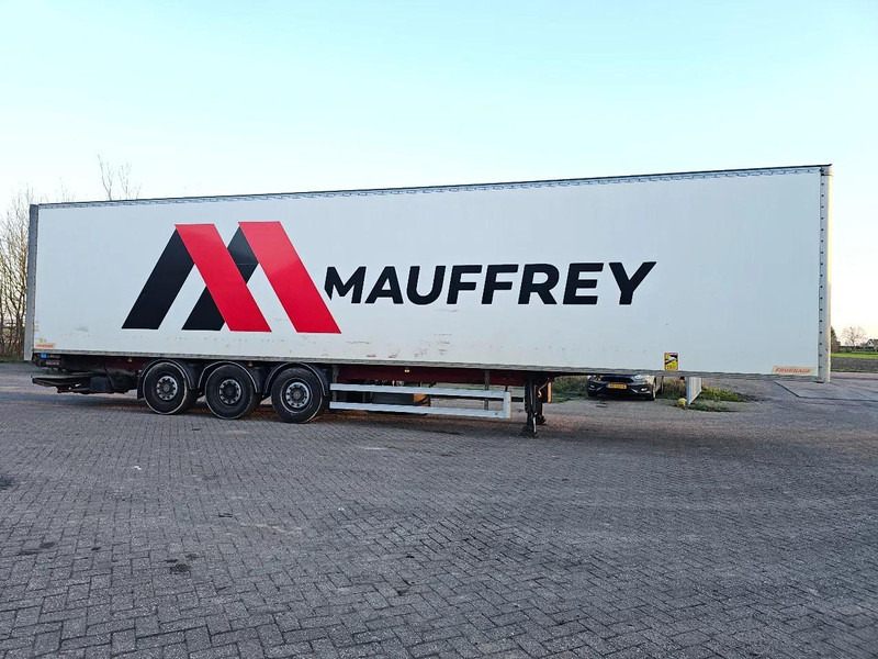 Fruehauf TX34 - Closed box semi-trailer: picture 4 Fruehauf TX34 - Closed box semi-trailer: picture 4