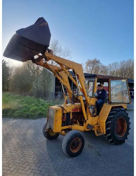 John Deere JD410 - Farm tractor: picture 2 John Deere JD410 - Farm tractor: picture 2