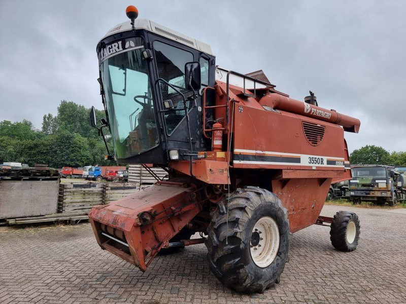 Laverda 3550 R - Combine harvester: picture 1 Laverda 3550 R - Combine harvester: picture 1