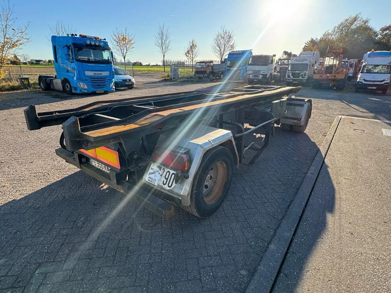 Dropside/ Flatbed semi-trailer Robuste Kaiser R2102P2C: picture 5 Dropside/ Flatbed semi-trailer Robuste Kaiser R2102P2C: picture 5