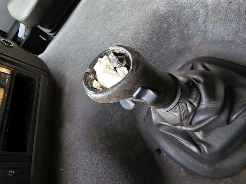 Dropside/ Flatbed truck Volvo FM 12.480: picture 17