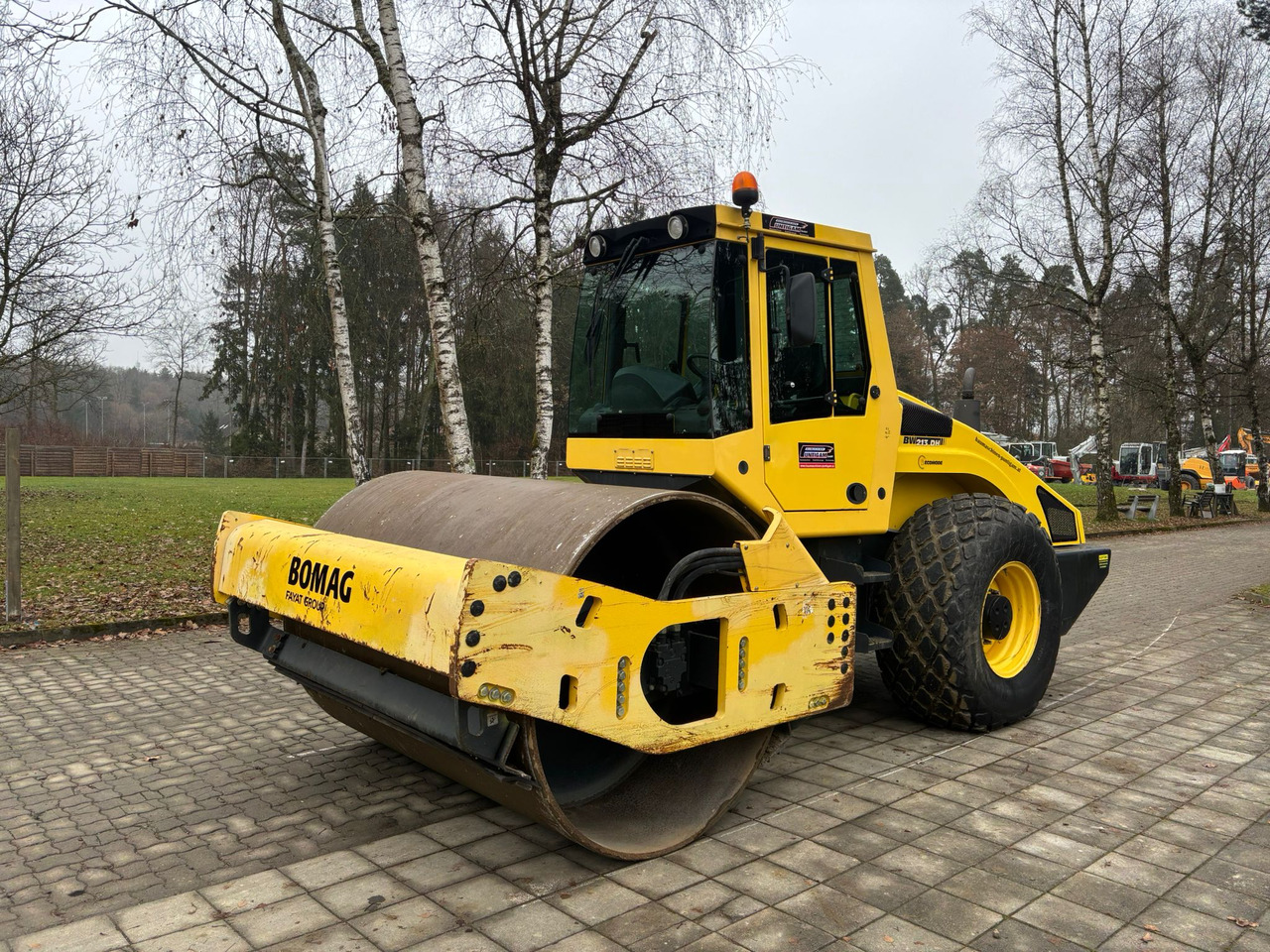 BOMAG BW 213 DH-4 - Roller: picture 4 BOMAG BW 213 DH-4 - Roller: picture 4