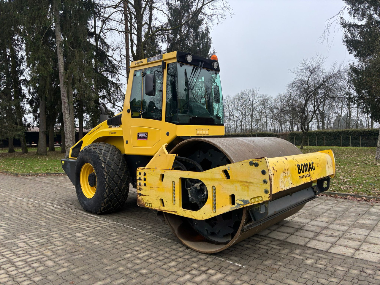 BOMAG BW 213 DH-4 - Roller: picture 5 BOMAG BW 213 DH-4 - Roller: picture 5