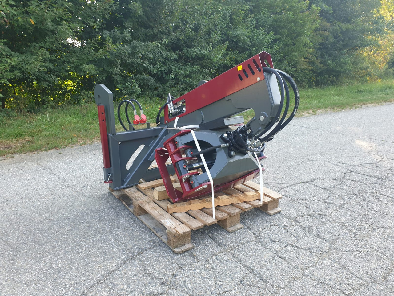 Hydraulic forwarding tongs for telehandlers - Grapple for Telescopic wheel loader: picture 4 Hydraulic forwarding tongs for telehandlers - Grapple for Telescopic wheel loader: picture 4