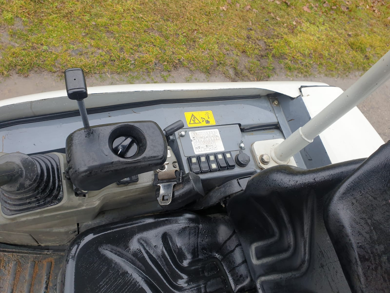 Mini excavator TAKEUCHI TB 225: picture 15