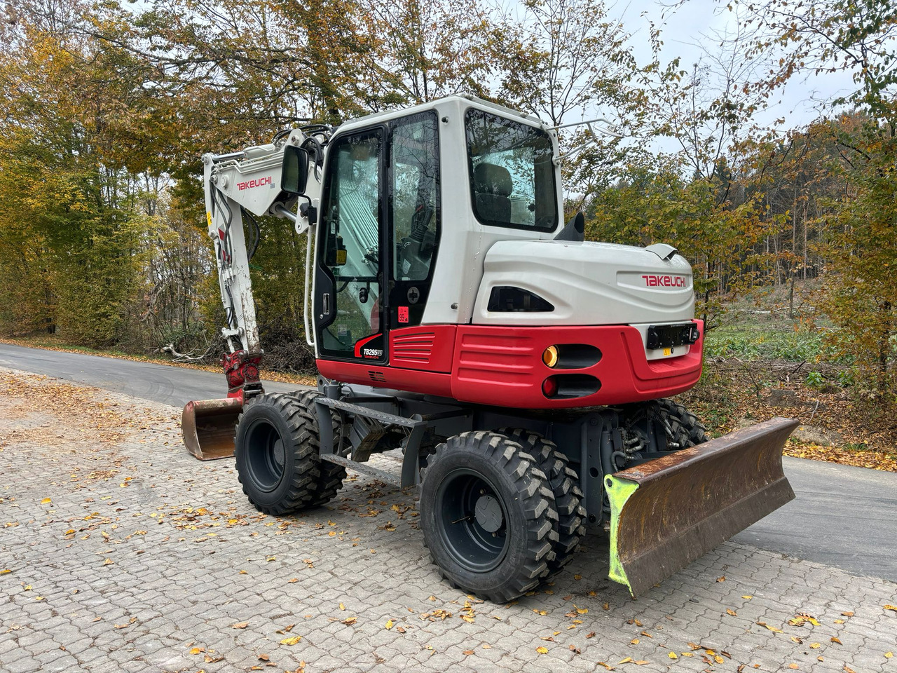 Wheel excavator TAKEUCHI TB 295 W: picture 6
