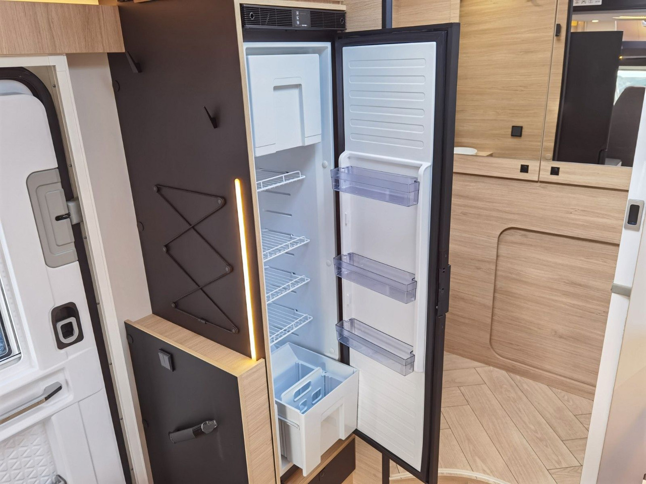 Semi-integrated motorhome Chausson 640 TITANIUM / MODELL 2026 / 165PS /XXL-HUBBETT: picture 19