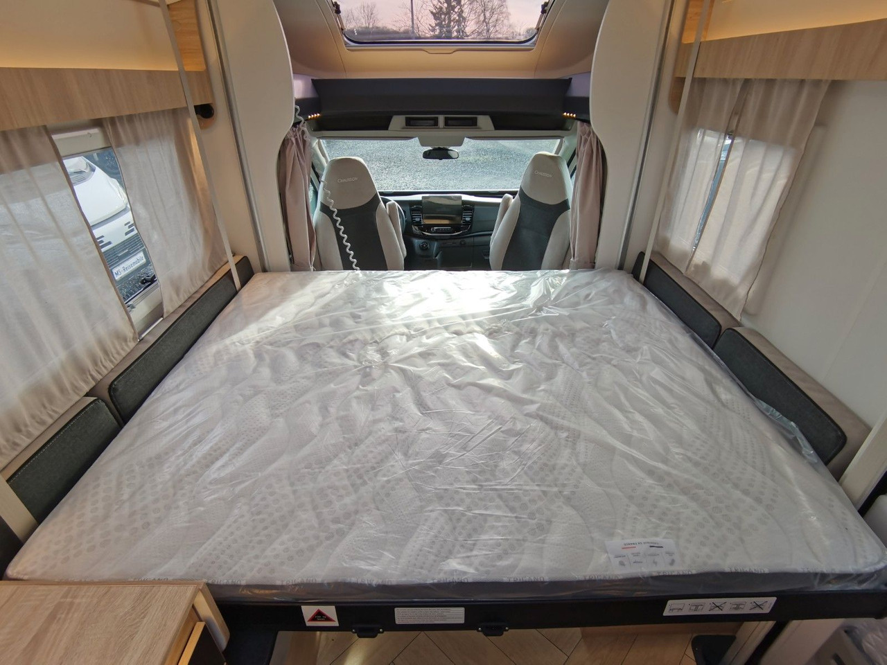 Semi-integrated motorhome Chausson 640 TITANIUM / MODELL 2026 / 165PS /XXL-HUBBETT: picture 17
