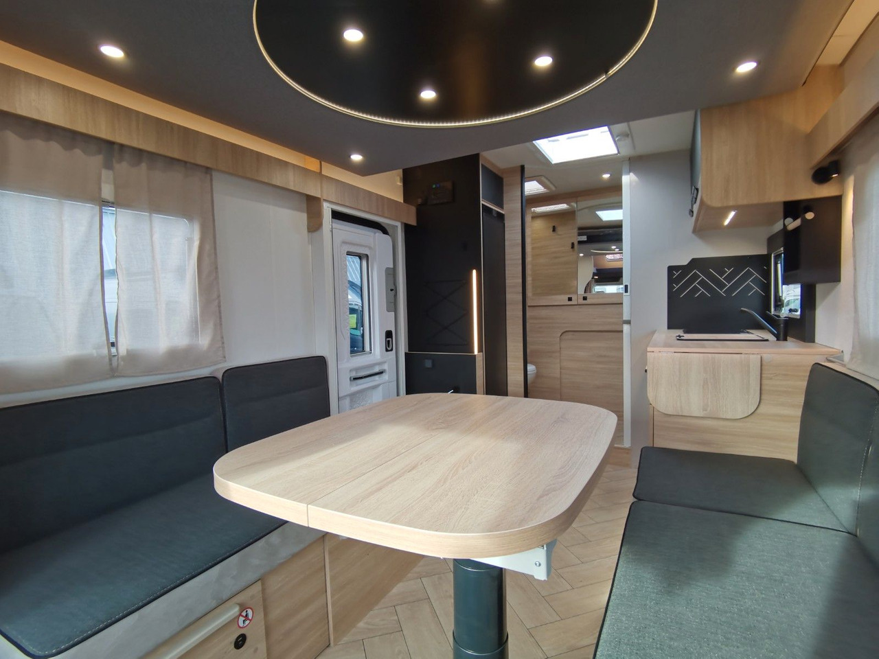 Semi-integrated motorhome Chausson 640 TITANIUM / MODELL 2026 / 165PS /XXL-HUBBETT: picture 16