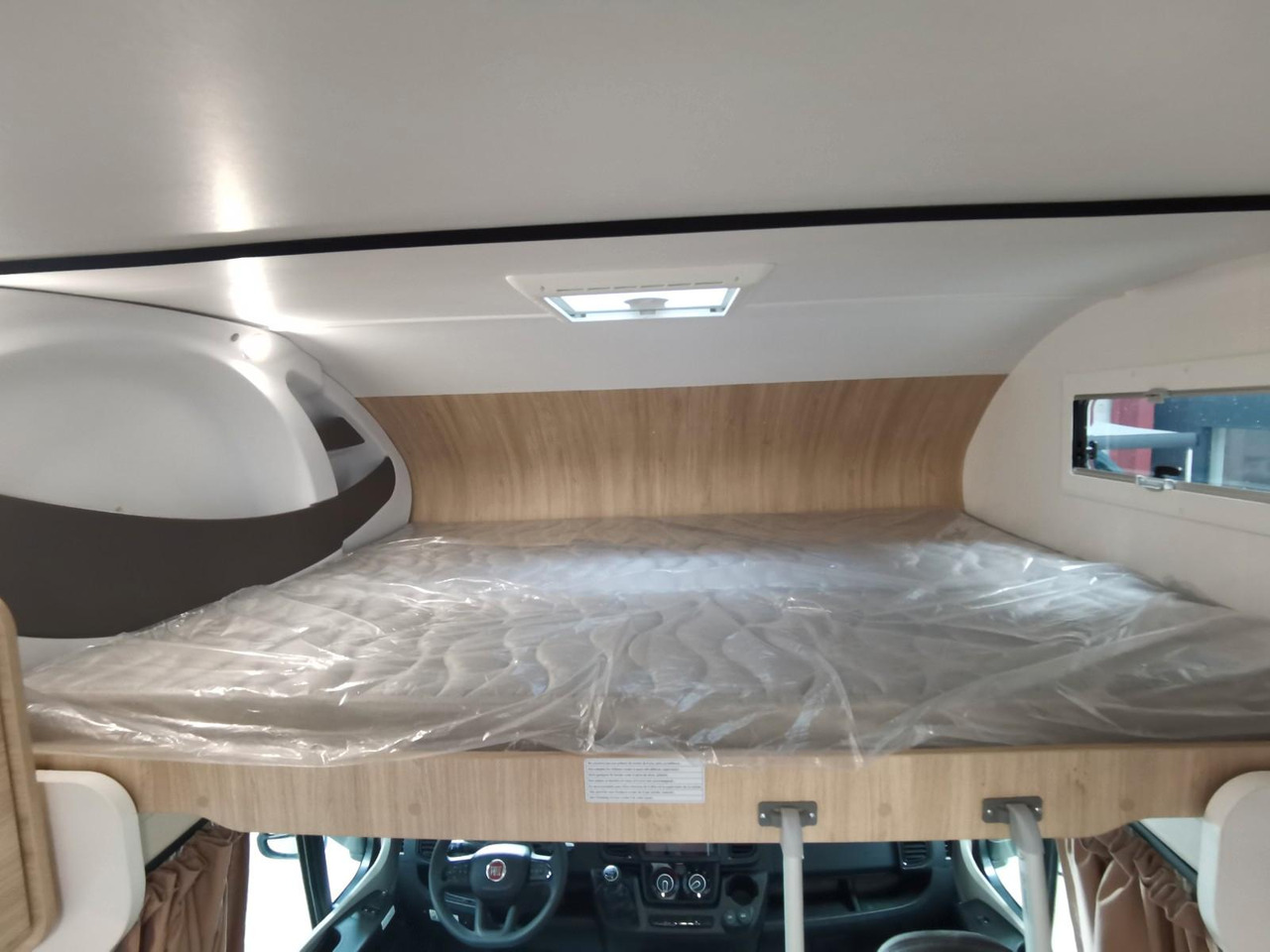 Alcove motorhome Chausson C 727 FIRST LINE /140PS / EINZELBETTEN & ALKOVEN: picture 16