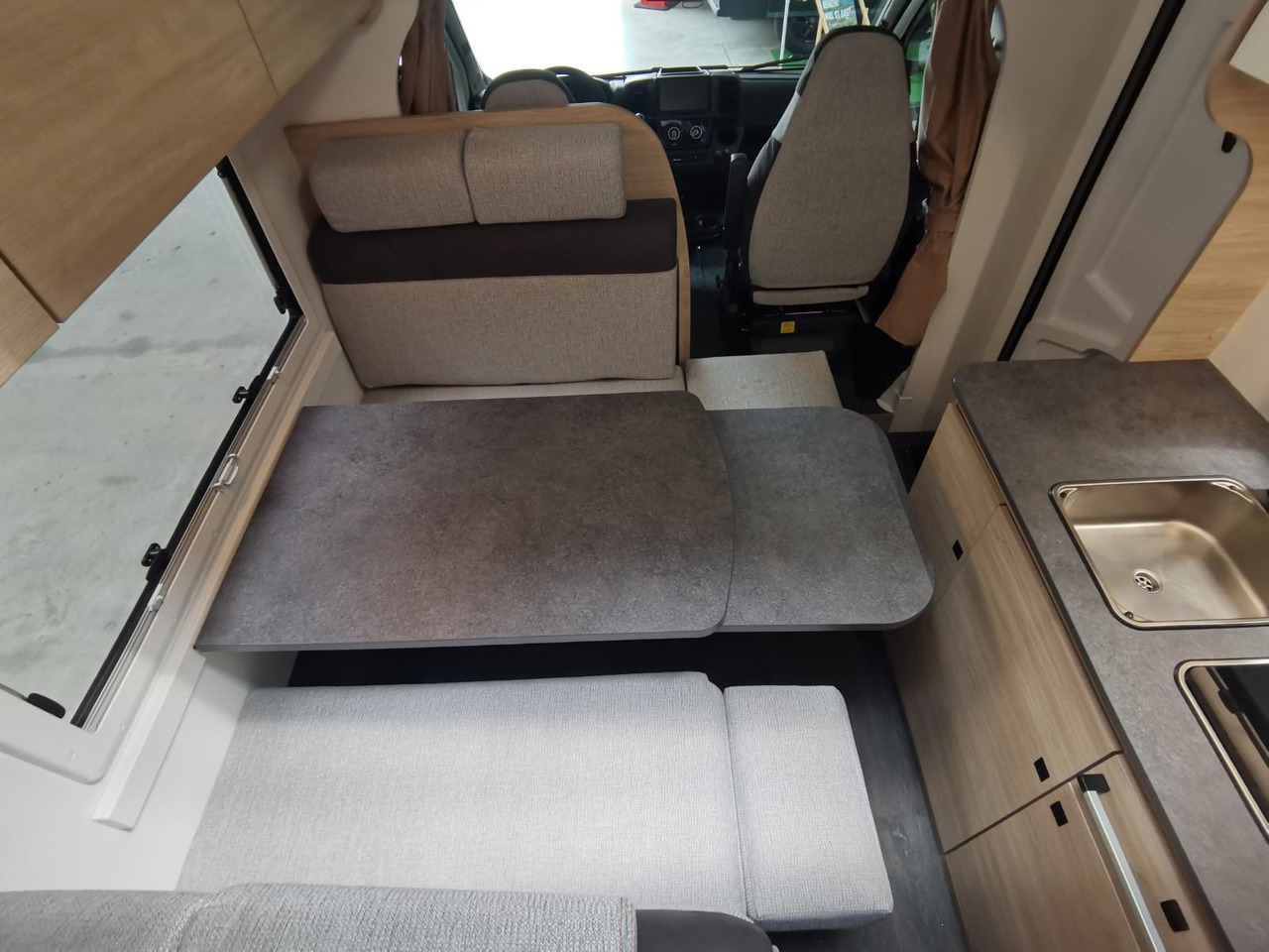 Alcove motorhome Chausson C 727 FIRST LINE /140PS / EINZELBETTEN & ALKOVEN: picture 15